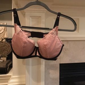 Sexy Victoria’s Secret Mesh Push-up Bra